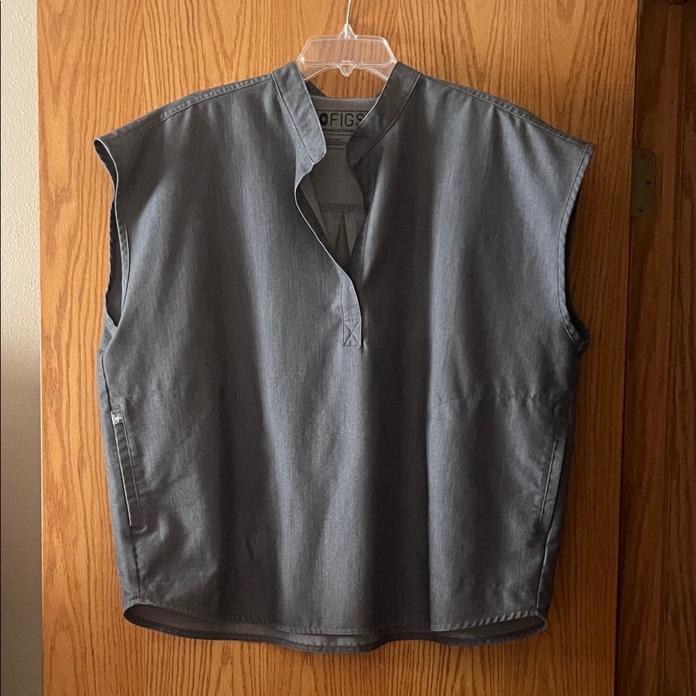Figs Charcoal Scrub Top